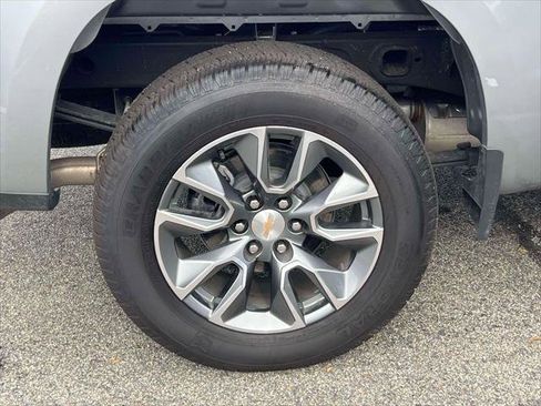 Used 2025 Chevrolet Silverado 1500 LT image 9