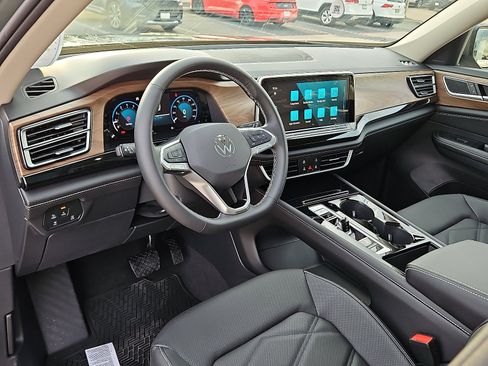 New 2026 Volkswagen Atlas SE image 12