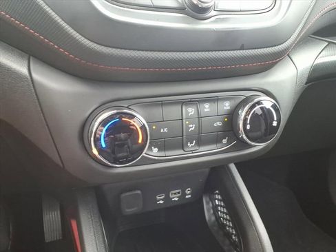 Used 2023 Chevrolet TrailBlazer RS FWD image 25
