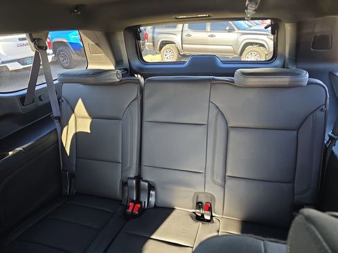 Certified 2024 Chevrolet Suburban High Country w/ Advanced Technology Package image 30