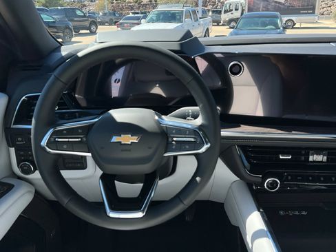 New 2026 Chevrolet Suburban Premier image 13