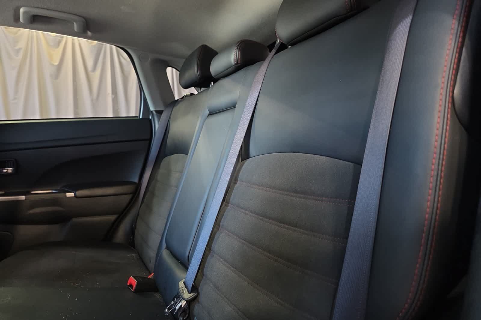 Used 2024 Mitsubishi Outlander Sport SE AWD/4WD image 17