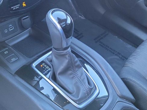 Used 2020 Nissan Rogue SV w/ Sun & Sound Touring Package image 28