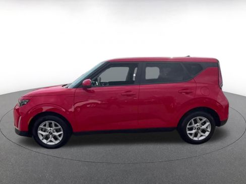 Used 2025 Kia Soul LX w/ LX Technology Package image 9