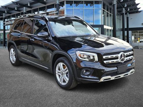 Certified 2023 Mercedes-Benz GLB 250 4MATIC w/ Premium Package image 7