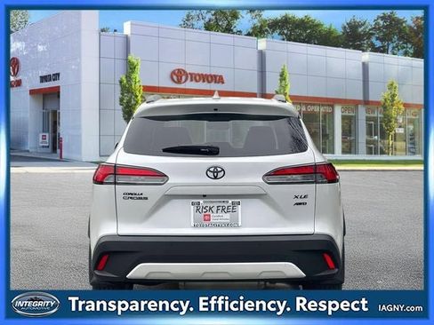 Certified 2024 Toyota Corolla Cross XLE w/ Convenience Package image 7