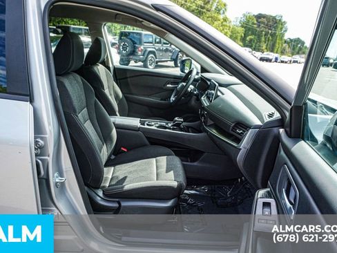 Used 2025 Nissan Rogue SV image 23