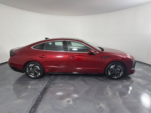 Used 2024 Hyundai Sonata SEL w/ Convenience Package FWD image 4