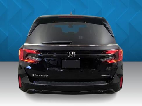New 2026 Honda Odyssey Touring image 4