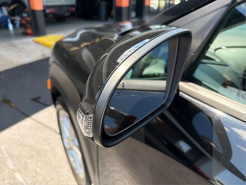 Used 2023 Hyundai Kona SEL AWD/4WD image 25
