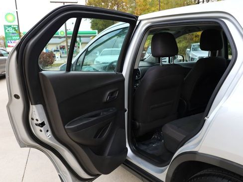Used 2017 Chevrolet Trax LS image 16