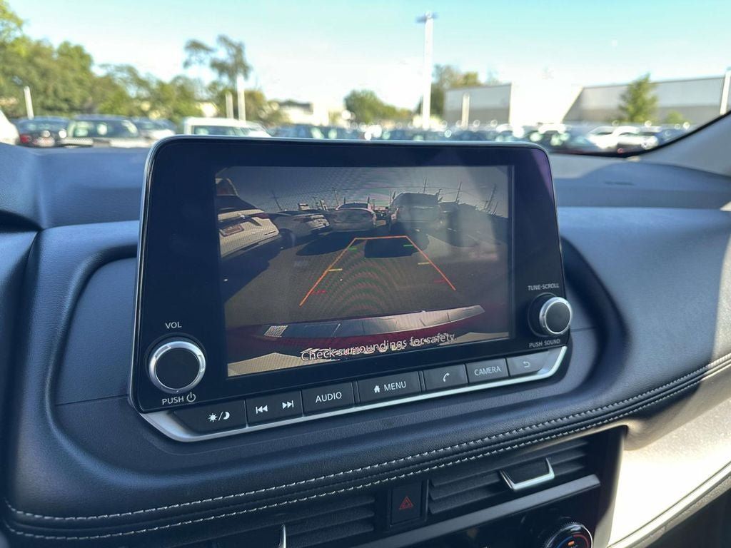 Certified 2025 Nissan Rogue SV AWD/4WD image 20