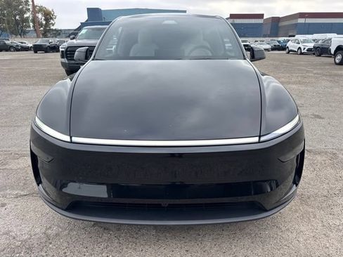 Used 2026 Tesla Model Y 2WD image 2