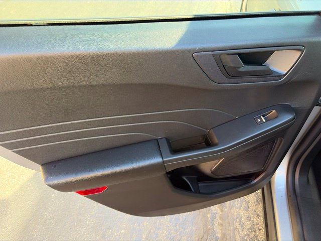 Used 2022 Ford Escape SE w/ Cold Weather Package FWD image 30