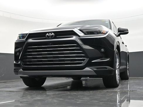 Used 2026 Toyota Grand Highlander AWD image 32
