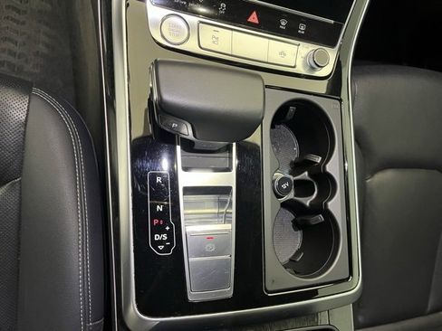 Used 2019 Audi Q8 Prestige w/ Adaptive Chassis Package image 19