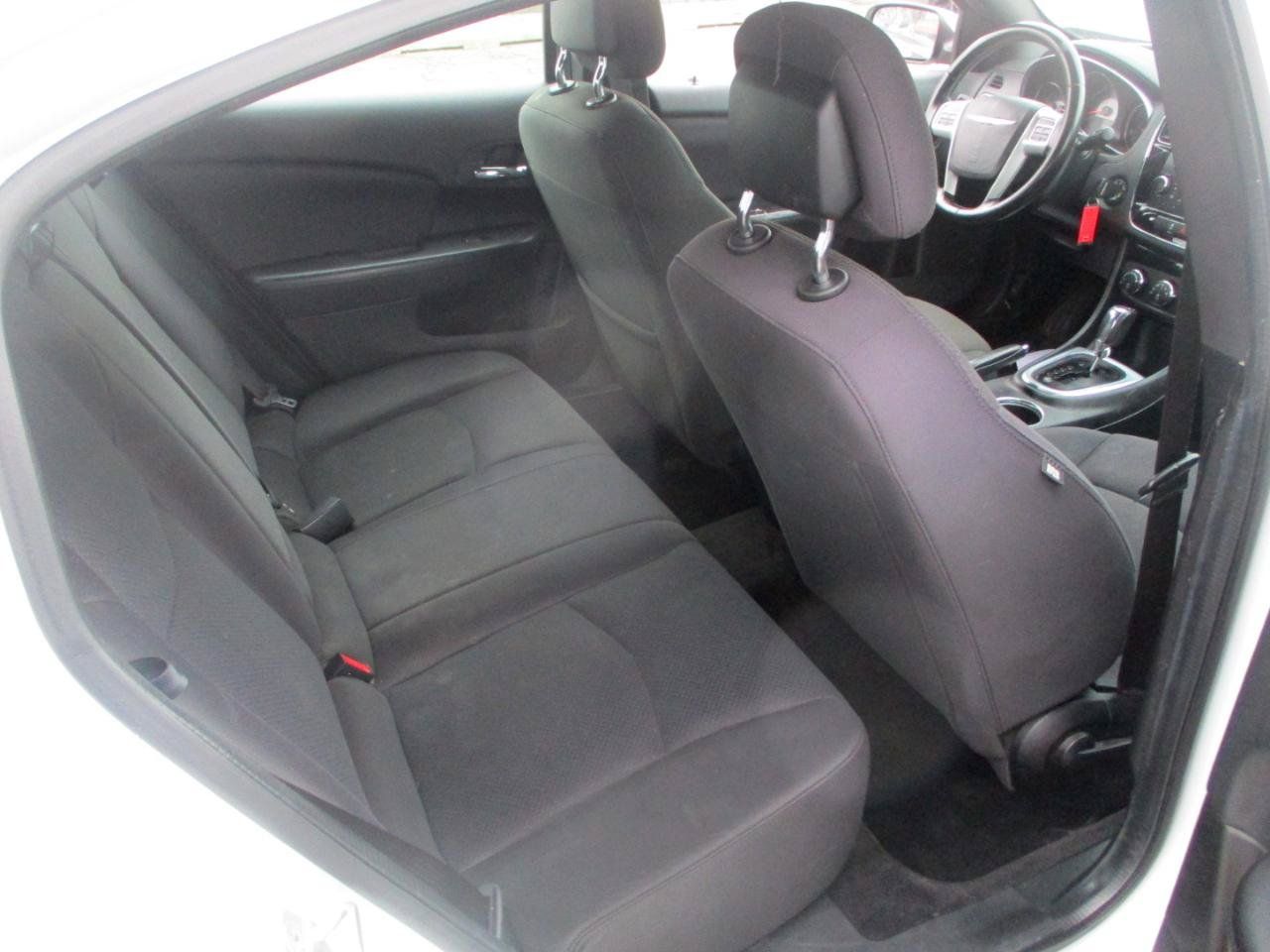 Used 2013 Chrysler 200 Touring FWD image 7