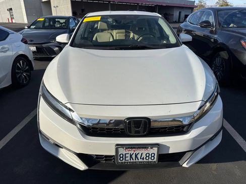 Used 2018 Honda Clarity Touring image 2