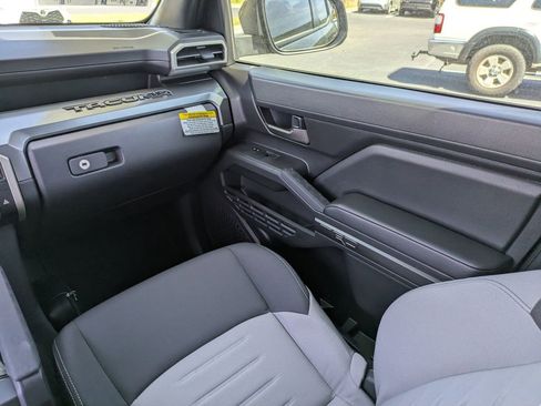New 2026 Toyota Tacoma TRD Off-Road AWD/4WD image 16