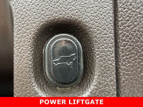 Used 2017 GMC Yukon XL Denali w/ Open Road Package image 22