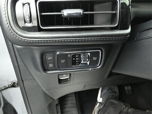 Certified 2022 Lincoln Nautilus Reserve w/ Equipment Group 201A image 20