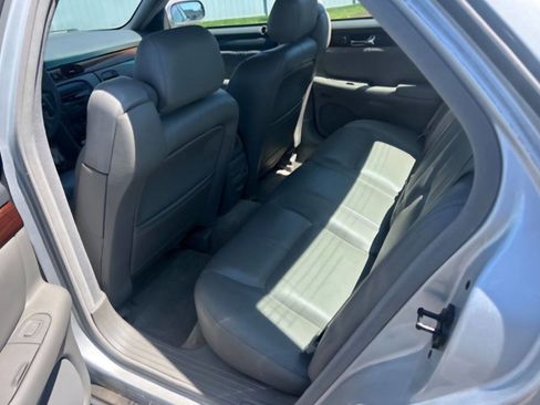 Used 2000 Cadillac Seville SLS w/ Convenience Pkg image 10