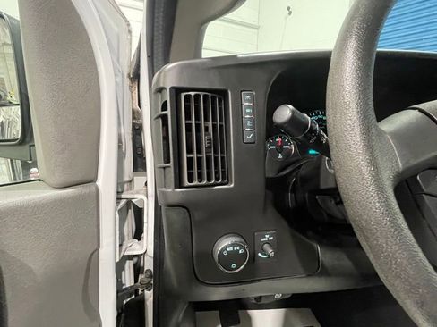 Used 2017 Chevrolet Express 3500 LT w/ LT Preferred Equipment Group image 33