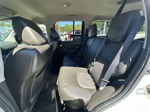 Used 2013 Nissan Xterra PRO-4X w/ Pro-4x Leather Pkg AWD/4WD image 17