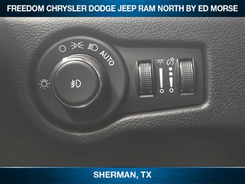 New 2026 Chrysler Pacifica Select w/ S Appearance Package image 16