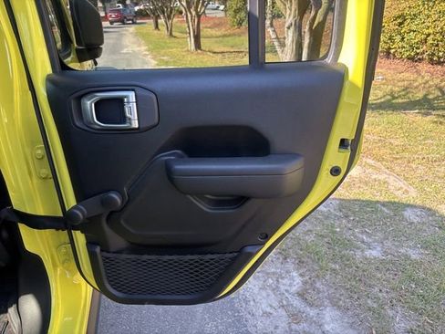 Used 2023 Jeep Wrangler Willys image 11