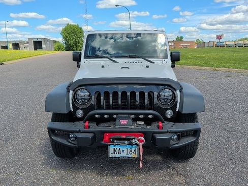 Used 2018 Jeep Wrangler Sport AWD/4WD image 16
