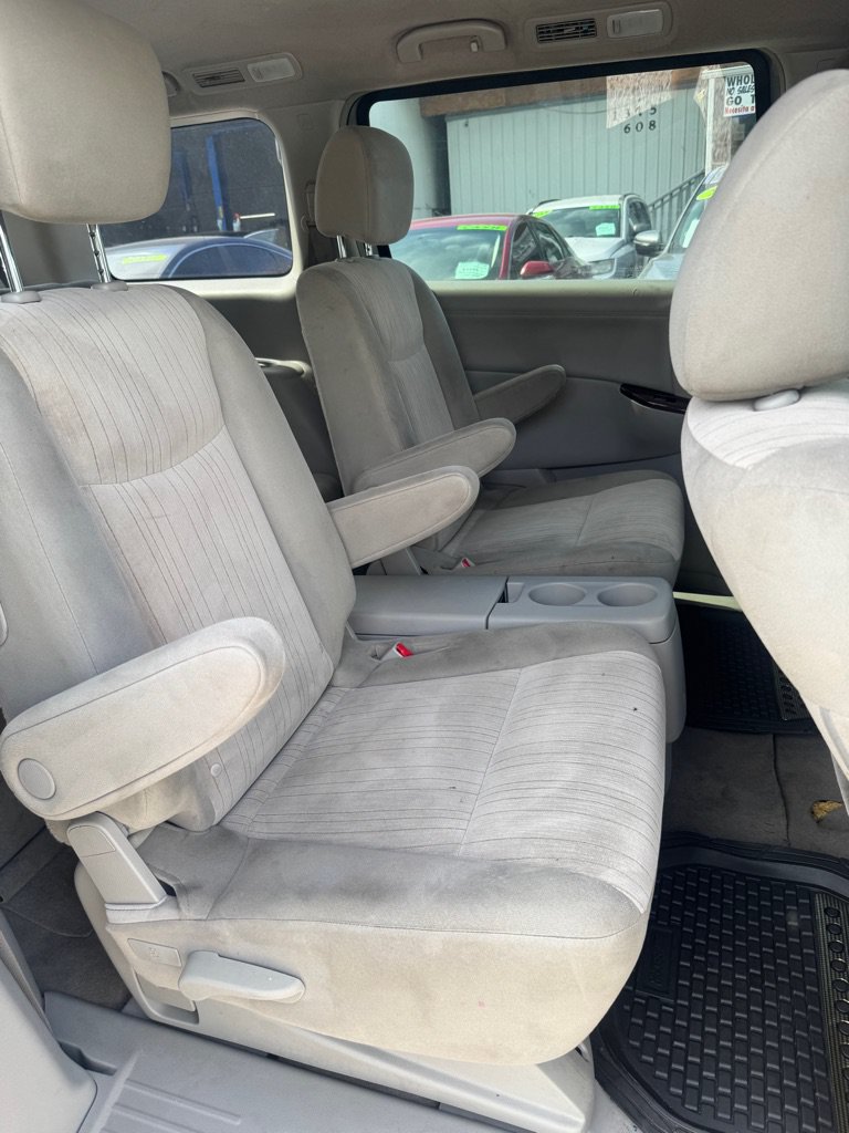 Used 2013 Nissan Quest SV FWD image 11