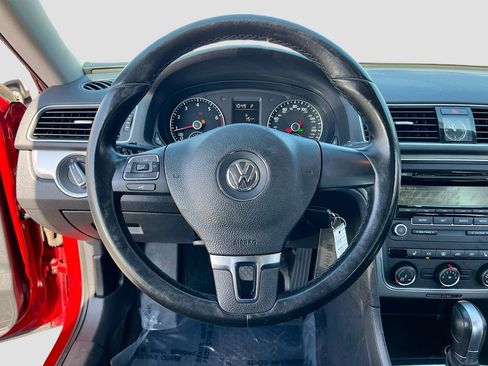 Used 2015 Volkswagen Passat 1.8T Wolfsburg Edition image 11