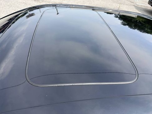 Used 2019 Ford Taurus Limited w/ Driver Assist Package FWD image 10