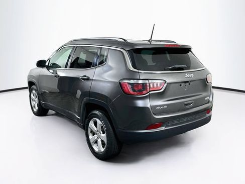Used 2018 Jeep Compass Latitude w/ Cold Weather Group AWD/4WD image 6