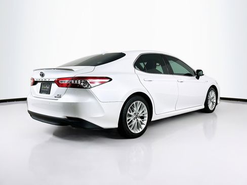 Used 2018 Toyota Camry XLE image 9