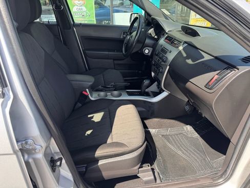 Used 2011 Ford Focus SE w/ 201A Rapid Spec Order Code FWD image 13