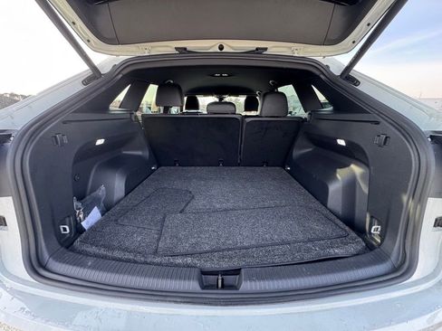 Used 2024 Volkswagen Atlas Cross Sport SE image 14