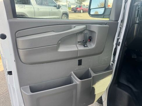 Used 2014 GMC Savana 3500 LS image 7