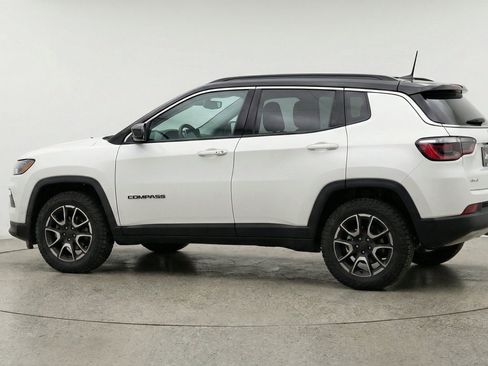 Used 2025 Jeep Compass Trailhawk AWD/4WD image 5