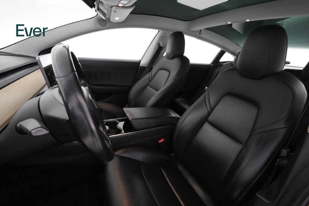Used 2018 Tesla Model 3 Mid Range RWD image 4