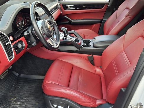 Used 2020 Porsche Cayenne S image 10