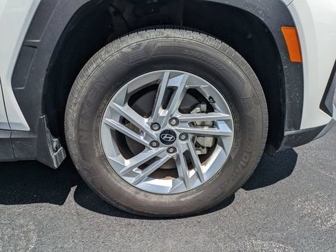 Certified 2025 Hyundai Tucson SE FWD image 11