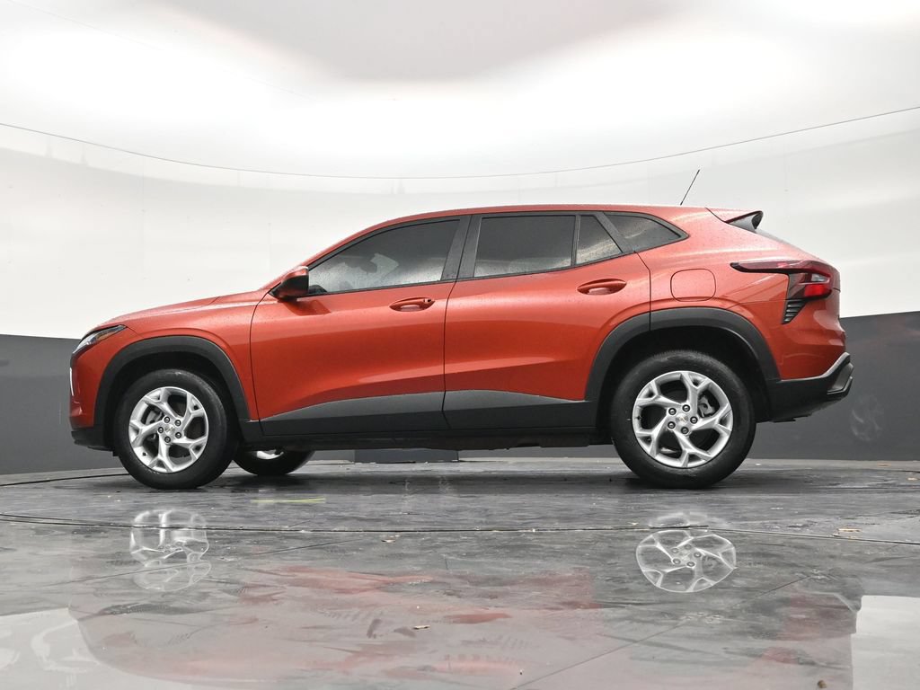 Used 2024 Chevrolet Trax LS w/ LS Convenience Package FWD image 21