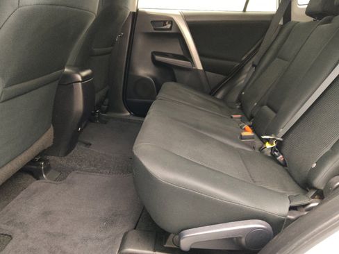 Used 2018 Toyota RAV4 LE w/ All Weather Liner Package AWD/4WD image 18