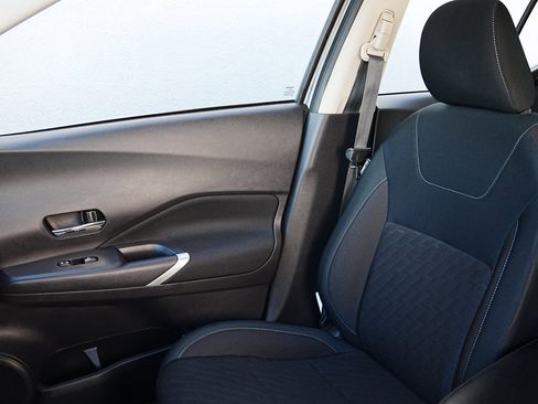 Used 2024 Nissan Kicks SV image 11