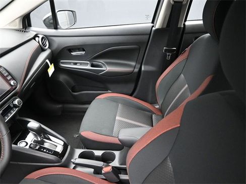 New 2025 Nissan Versa SR w/ Trunk Package image 18