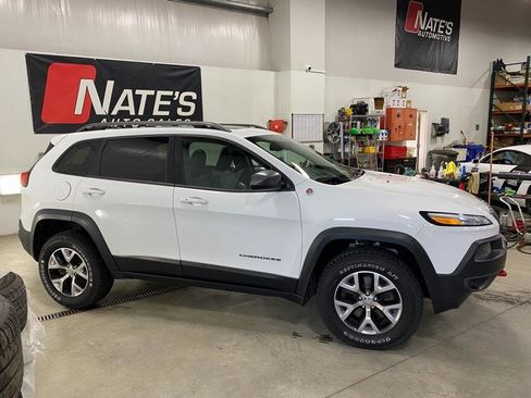 Used 2014 Jeep Cherokee Trailhawk w/ Comfort/Convenience Group image 5