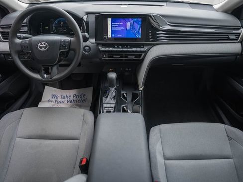 Used 2025 Toyota Camry LE image 23