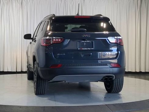 Used 2018 Jeep Compass Limited AWD/4WD image 9
